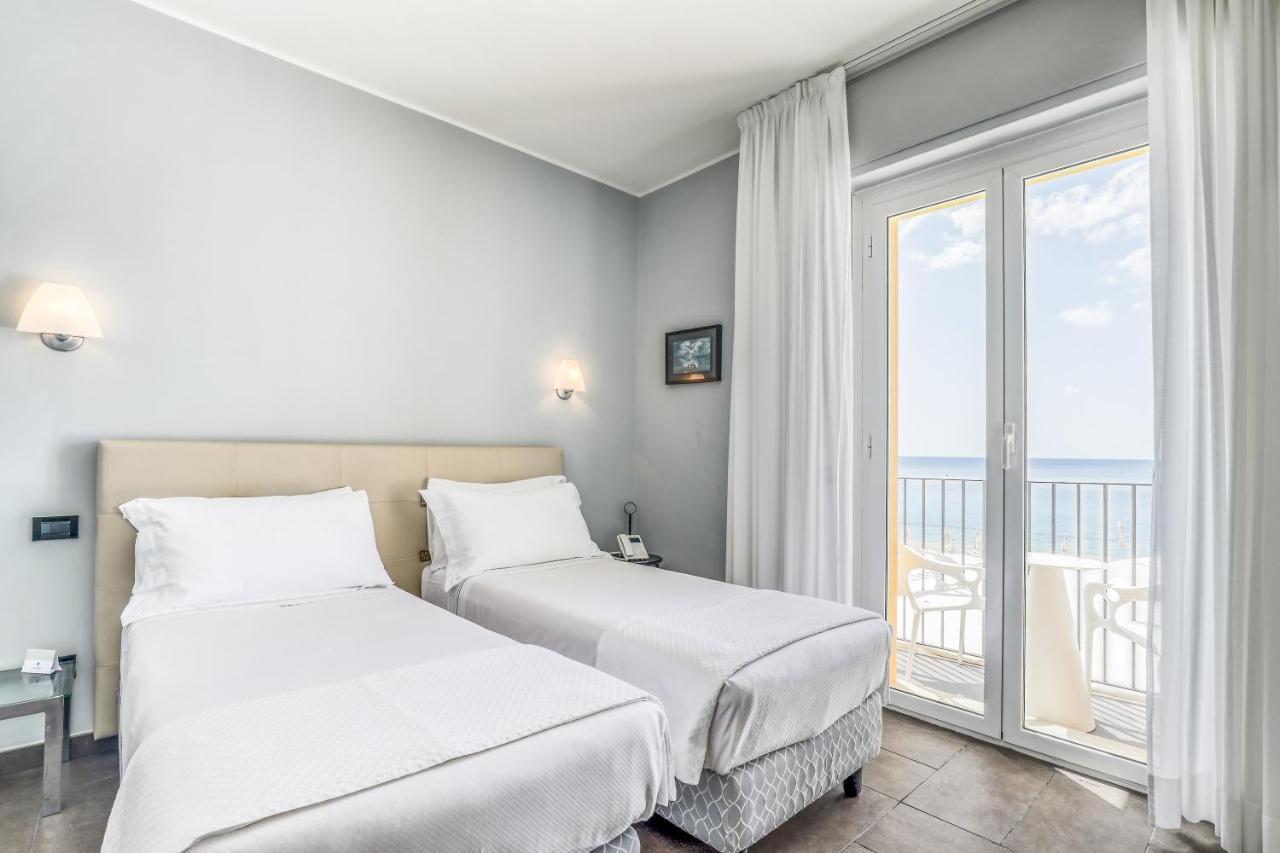 Hotel Albatros Varigotti Luaran gambar