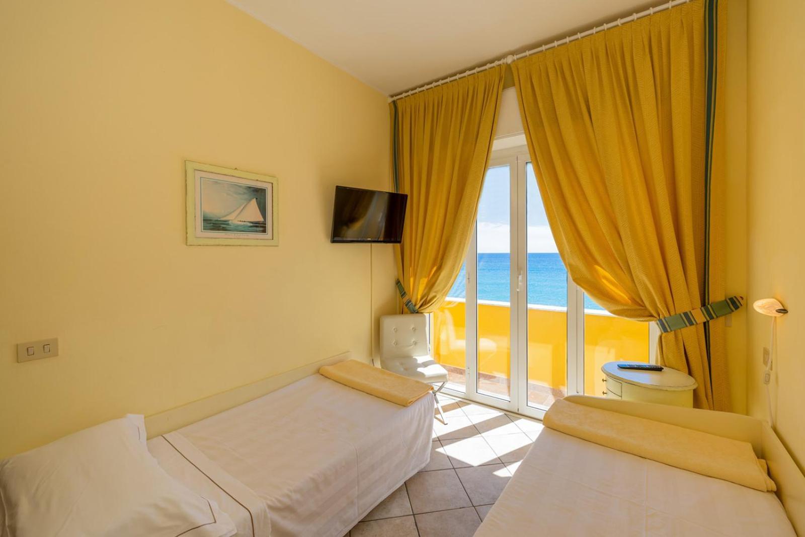 Hotel Albatros Varigotti Luaran gambar